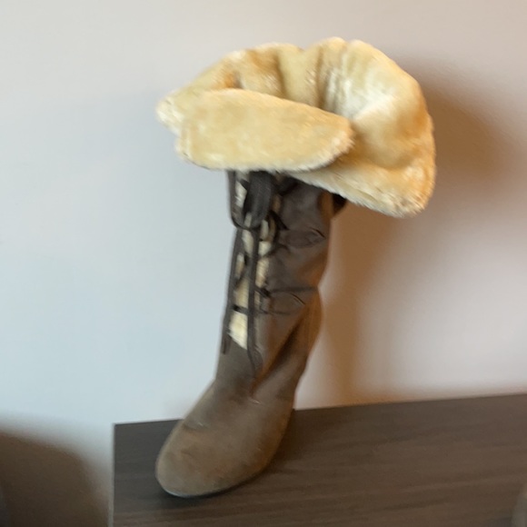 Tall boot - Picture 3 of 3